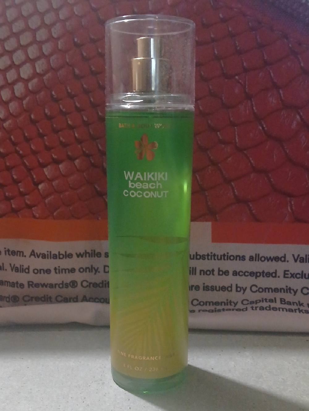Bath & Body Works Waikiki Beach Coconut Fragrance Mist - Green & Yellow